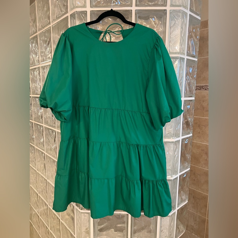 Balloon sleeve Green dress!
